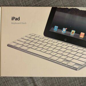 Apple iPad Keyboard & Dock Model A1359 MC533LL/B 1st Gen 1 2 3 Used 2010